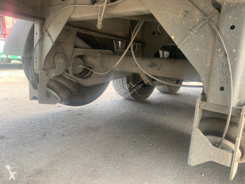 Semirimorchio Fruehauf Express Liner accidentée
