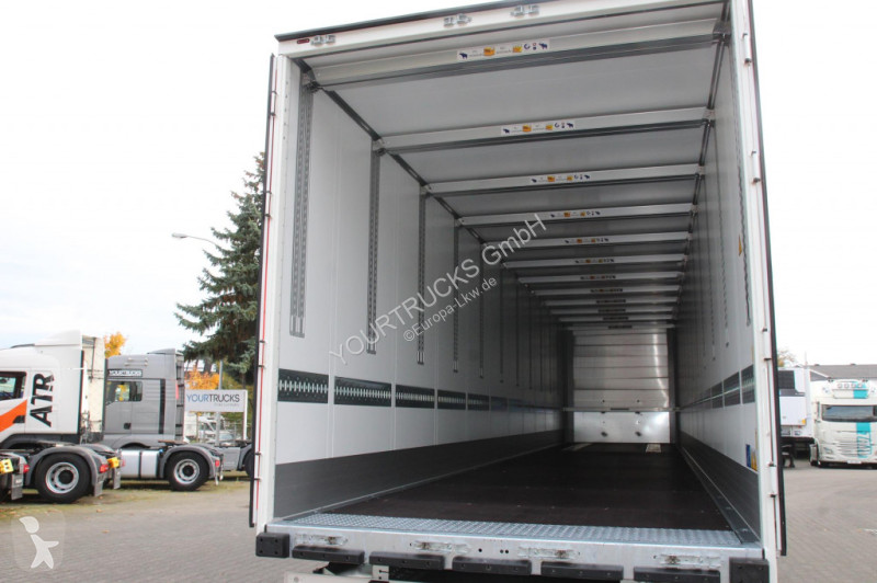 نصف مقطورة Schmitz Cargobull   Koffer Liftachse...