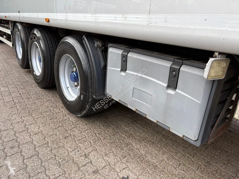 Semi reboque Kraker trailers 92m3, Walking...