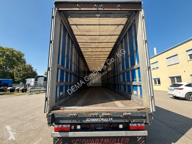 Semitrailer Schwarzmüller...