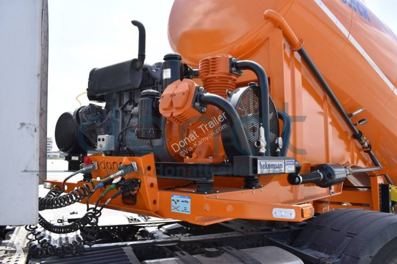 نصف مقطورة Donat Heavy Duty with Diesel Compressor