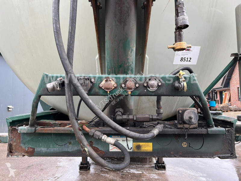 نصف مقطورة Kässbohrer SSK60 Kippsilo