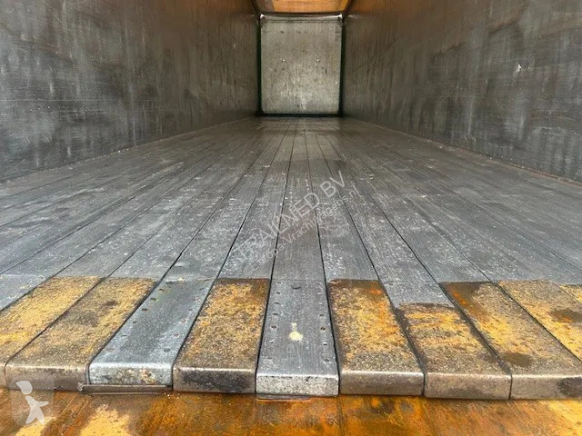نصف مقطورة  K200 - 93m3 SAF 10mm