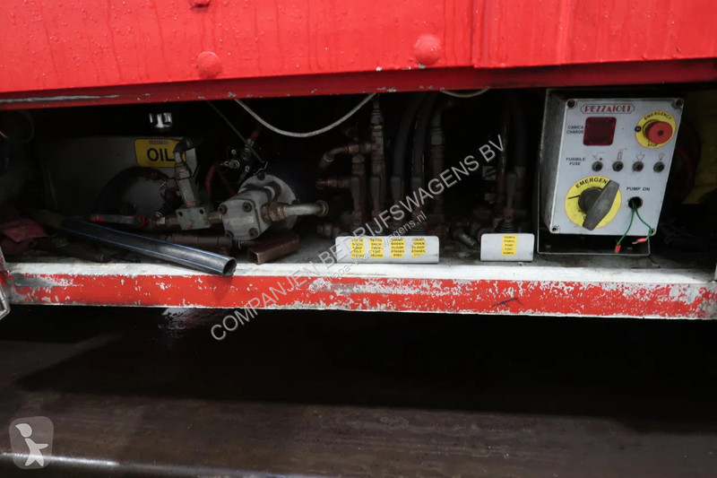 نصف مقطورة Pezzaioli SBA 31