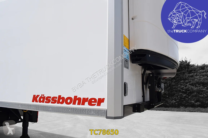 نصف مقطورة Kässbohrer SRI C
