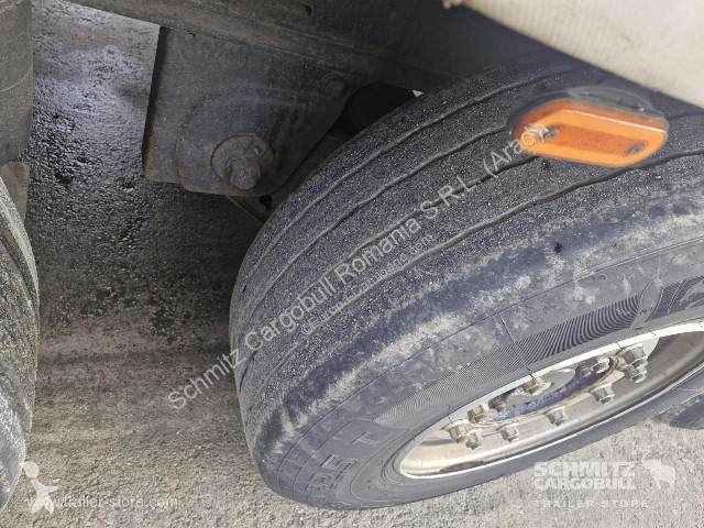 نصف مقطورة Kögel Curtainsider Standard