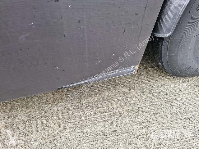 نصف مقطورة Kögel Curtainsider Standard
