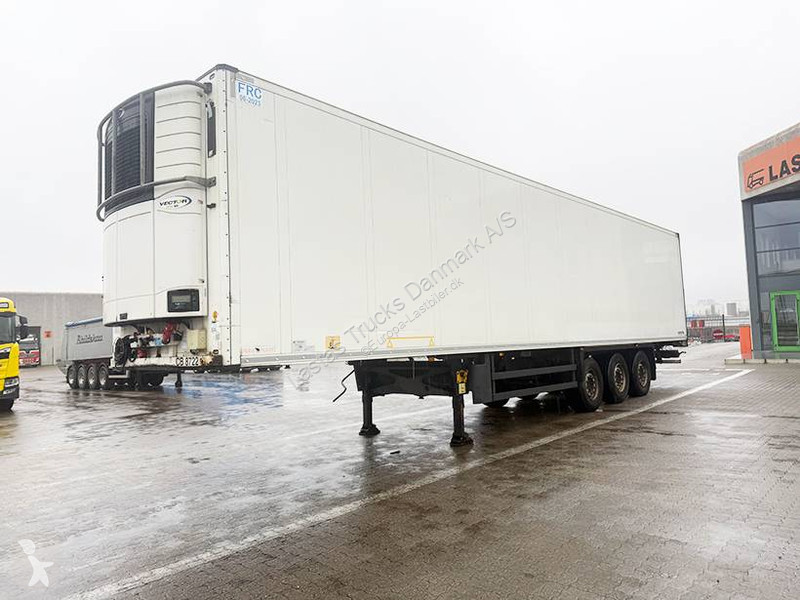 نصف مقطورة Schmitz Cargobull Refrigerated...