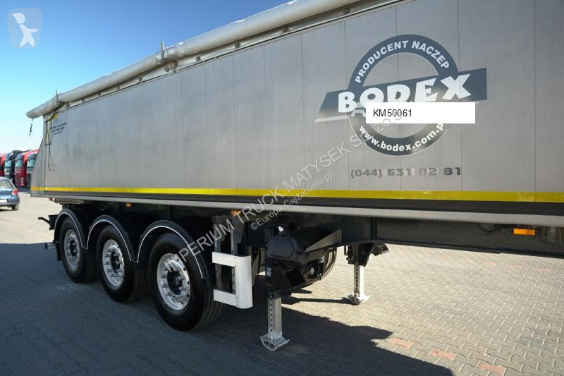 نصف مقطورة Bodex
