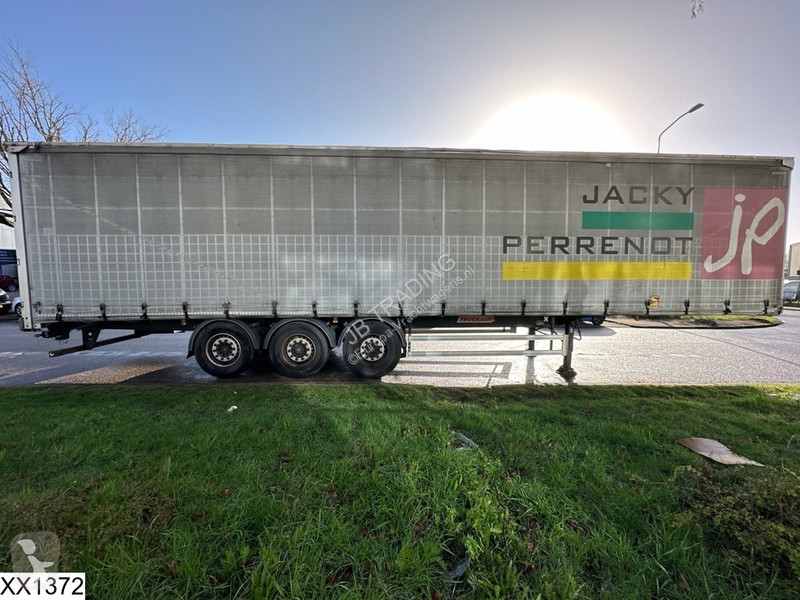 Semirremolque Fruehauf Tautliner Lift shaft