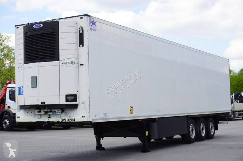 Полуремарке Schmitz Cargobull refrigerator...
