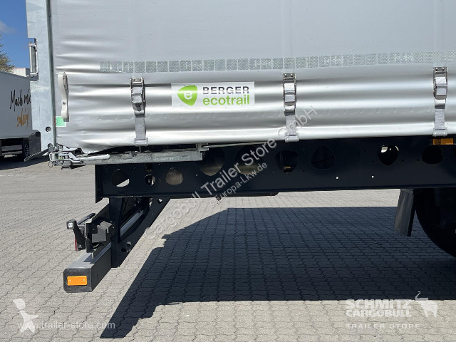 نصف مقطورة Berger Curtainsider Standard Getränke