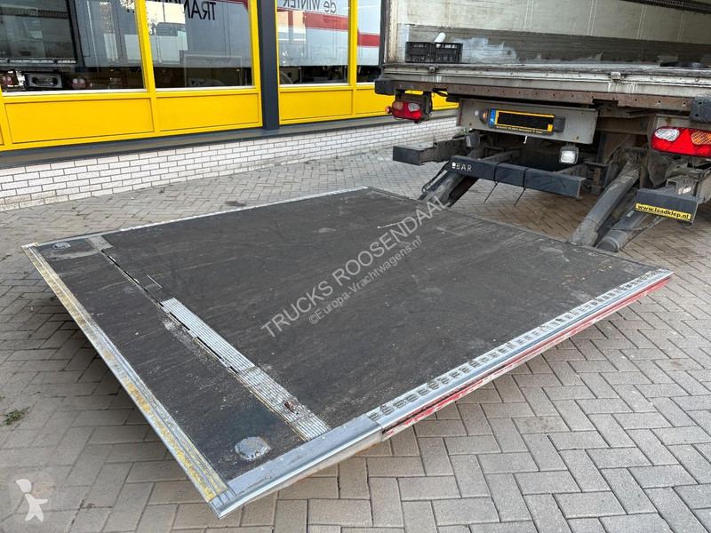 نصف مقطورة Schmitz Cargobull 18 + STEERING AXLE...