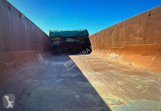 نصف مقطورة Fruehauf 2 Axle , 8 Tyres , Steel...