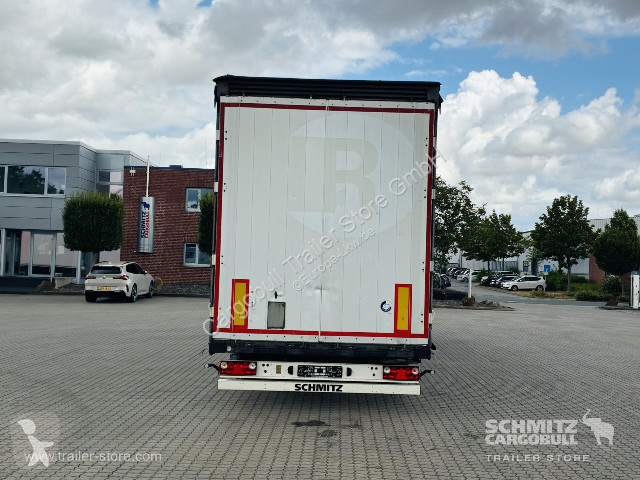 Návěs Schmitz Cargobull Curtainsider Mega Getränke