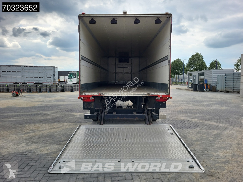 نصف مقطورة  Tail gate