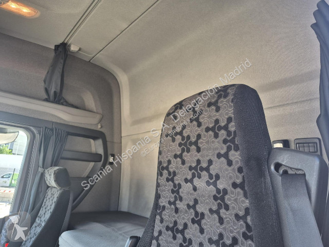نصف مقطورة Scania R 450 A4x2NA