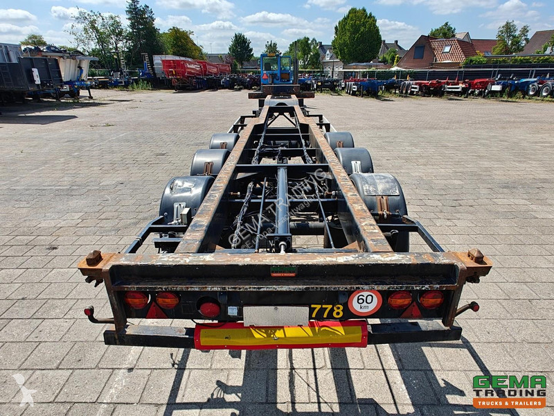 Oplegger Renders RMOC 12 27CC 40/45FT - Rear...