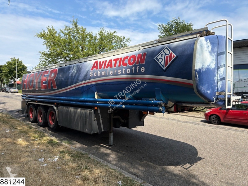 Félpótkocsi  Fuel 40.500 liter, 8 Comp