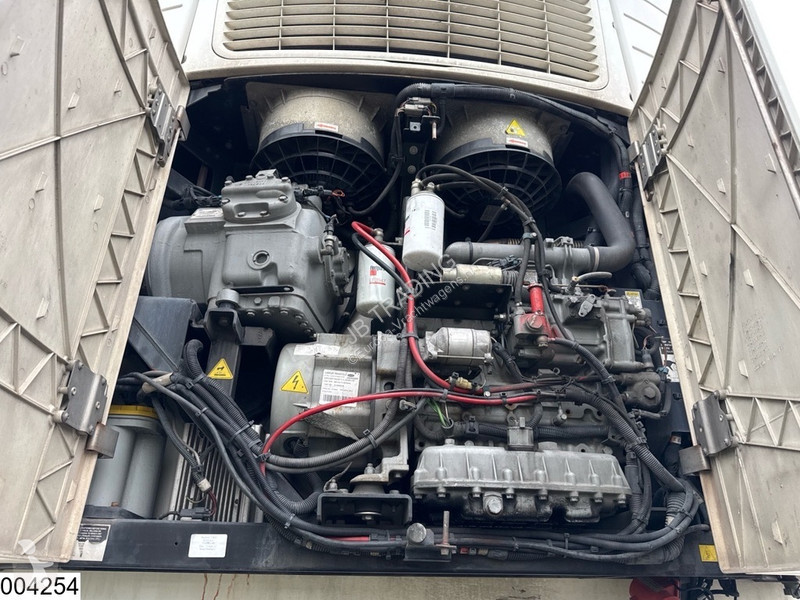 نصف مقطورة Chereau Koel vries Carrier Vector...