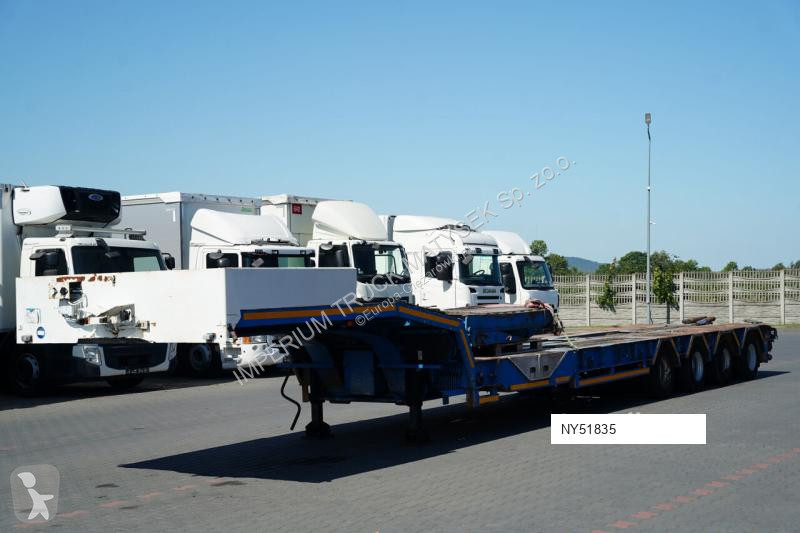 Náves Trax