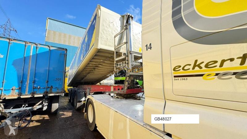 نصف مقطورة Schmitz Cargobull SGF S3