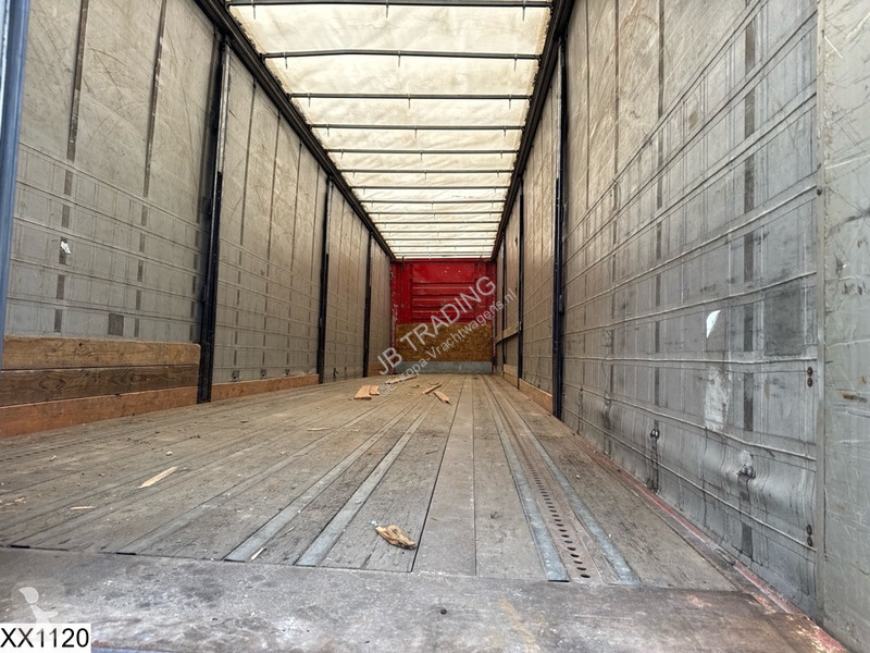 Fruehauf Tautliner semi-trailer