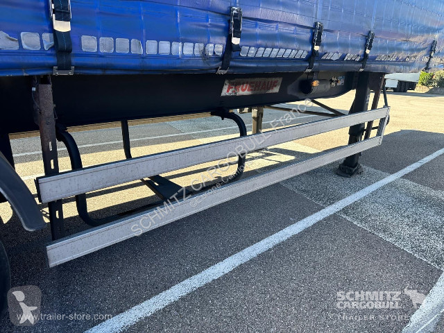 Semiremorca Fruehauf Semitrailer Curtainsider...