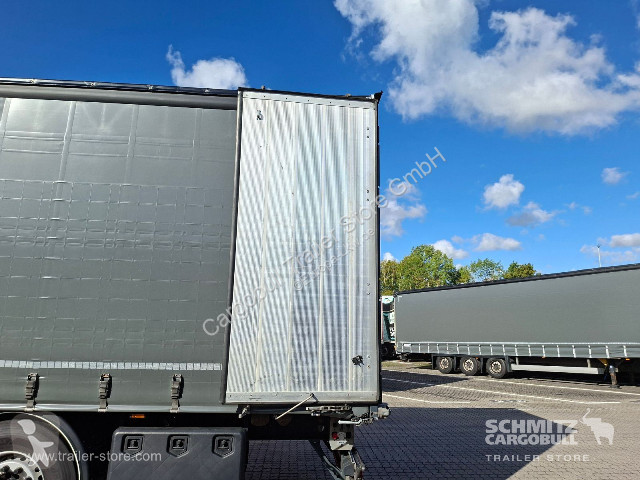 Полуприцеп Berger Curtainsider Standard Getränke
