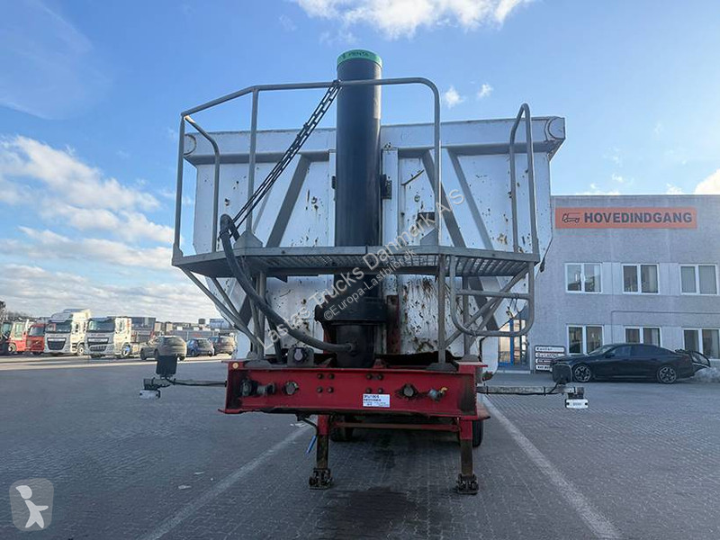 Полуприцеп  4 axle Tipper / Alukastenmulde...