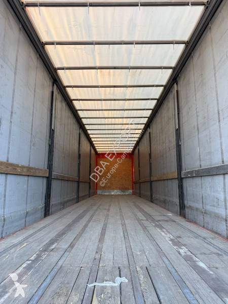 Fruehauf Bâchée semi-trailer