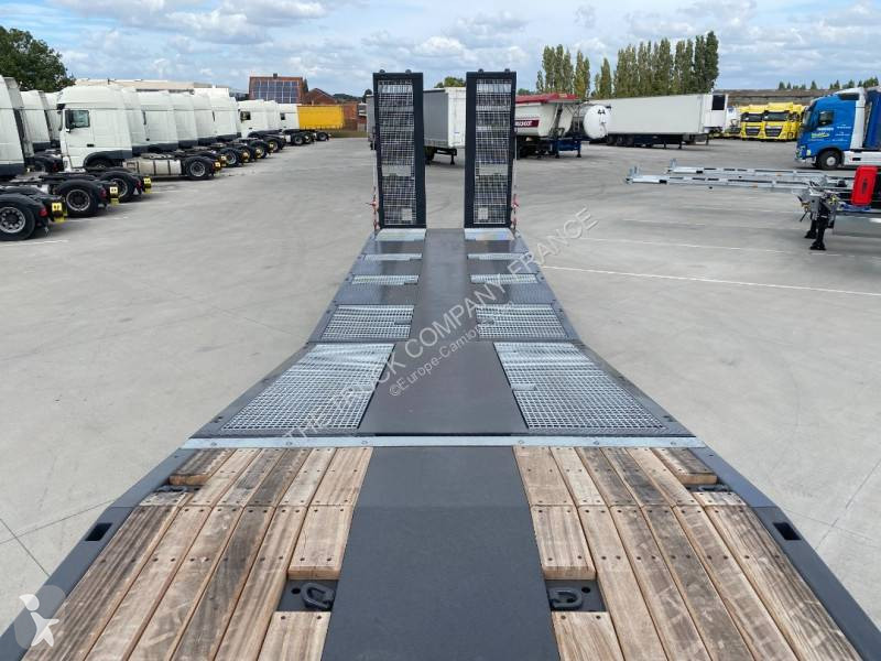 Превоз на строителна техника Kässbohrer SLS HS...