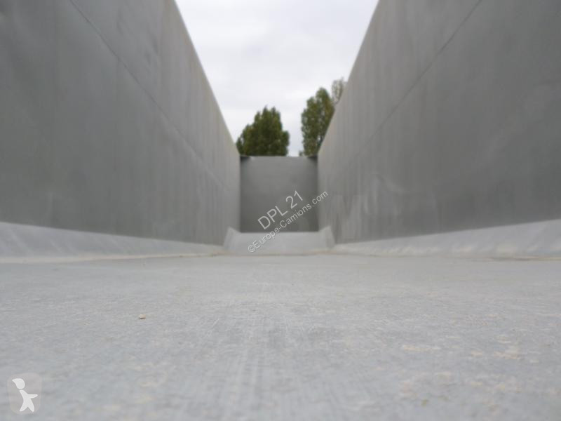 نصف مقطورة Trax  BENNE A FERRAILLE 80M3 TS3E