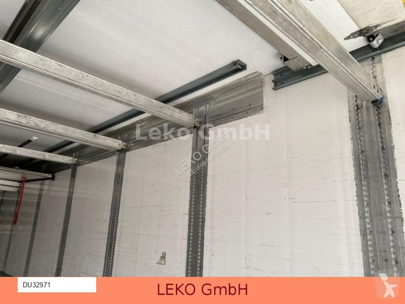 Semitrailer Merker Frappa  Doppelstock Vector...
