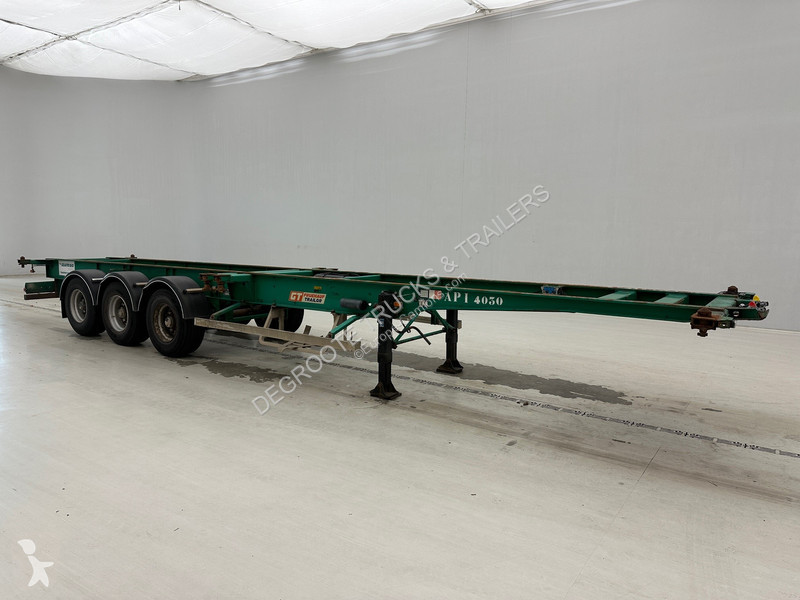 Semitrailer Fruehauf 4 x Skelet 2 x 20-40 ft