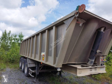 Semitrailer lastvagn bygg-anläggning Benalu