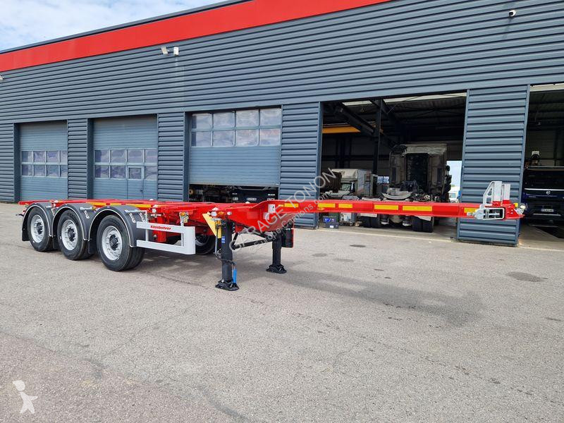 Semitrailer Kässbohrer PORTE CONTAINERS...