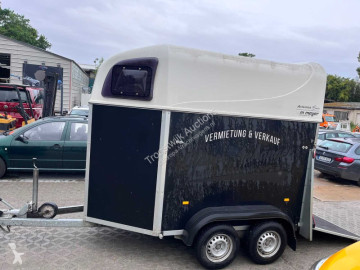 Remorque van à chevaux