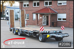 Remolque portamáquinas Schwarzmüller 3-achs Tiefladeanhänger mech Rampen