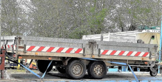 Remolque VSN PLATEAU BASCULANT PORTE MATERIEL plataforma usado