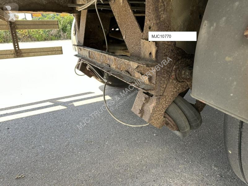 Semitrailer Renders 3  AXLES MB - CLOSED BOX -...
