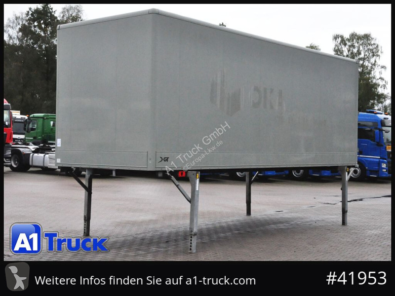 7,45, Möbelkoffer, Lichtband, Filzwände,...