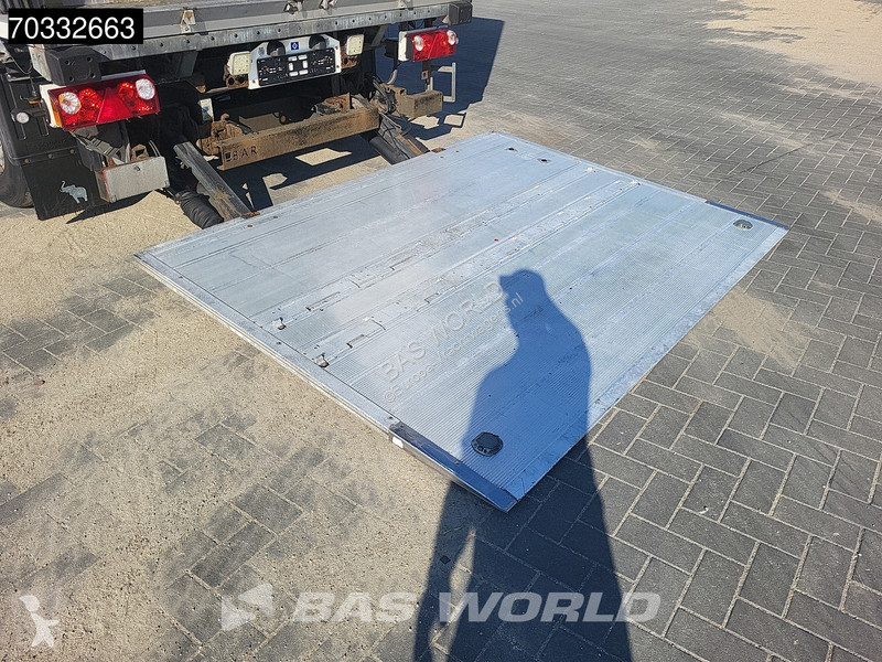 Прицеп Schmitz Cargobull SCB*D2 2 axles Tail gate