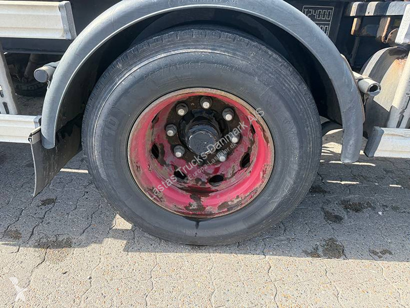 مقطورة  Transfer trailer / Abrollzentralanhänger