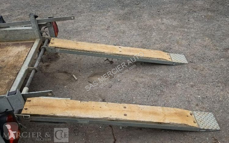Aanhanger Hubière remorque porte rouleau vibrant