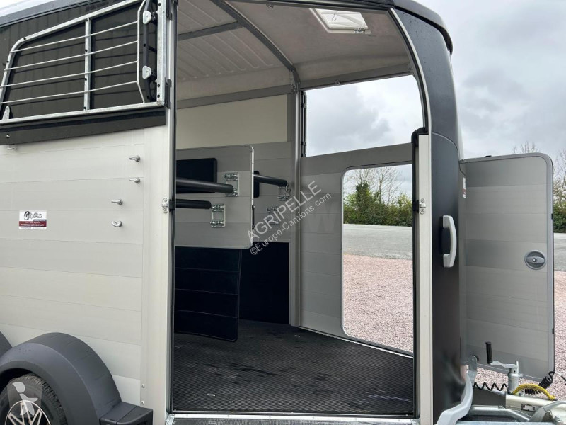 مقطورة Ifor Williams  HBX 511