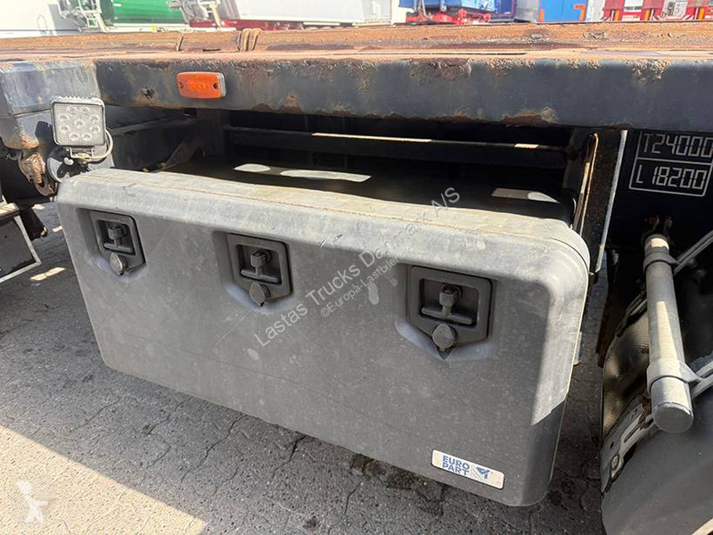 مقطورة  Transfer trailer / Abrollzentralanhänger