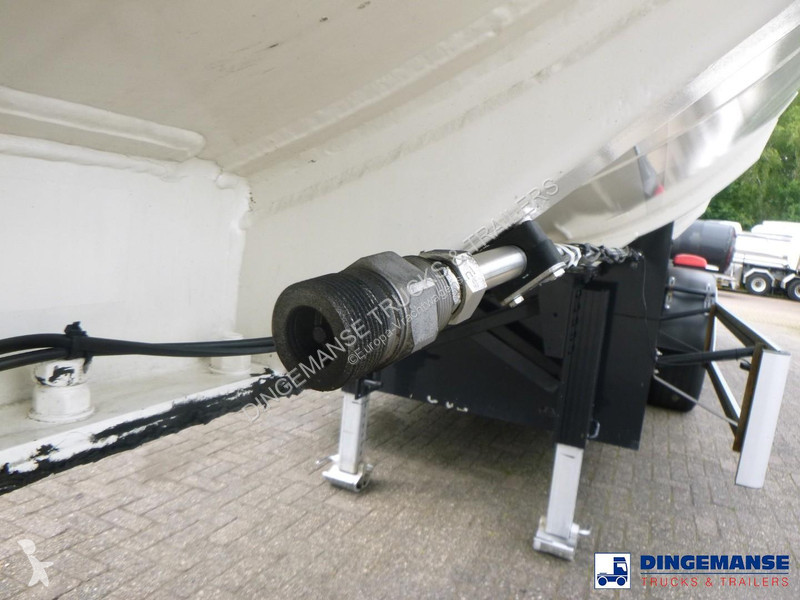مقطورة  Gas tank steel 60 m3 / 1 comp + pump