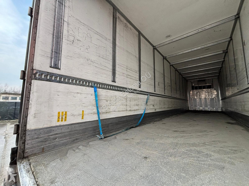 مقطورة  WH4-38-125CFM SAF AXLES