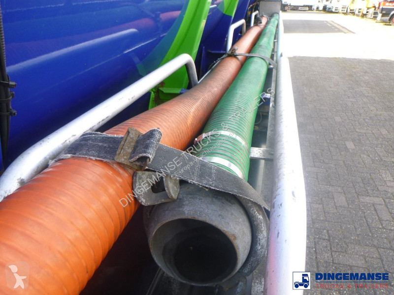 مقطورة  Vacuum tank inox 29.5 m3 / 1 comp